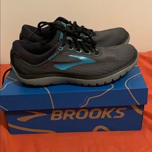 Brooks women’s running shoes